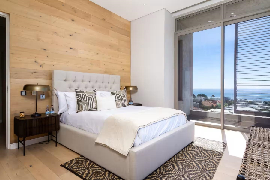 5 Bedroom Property for Sale in Fresnaye Western Cape